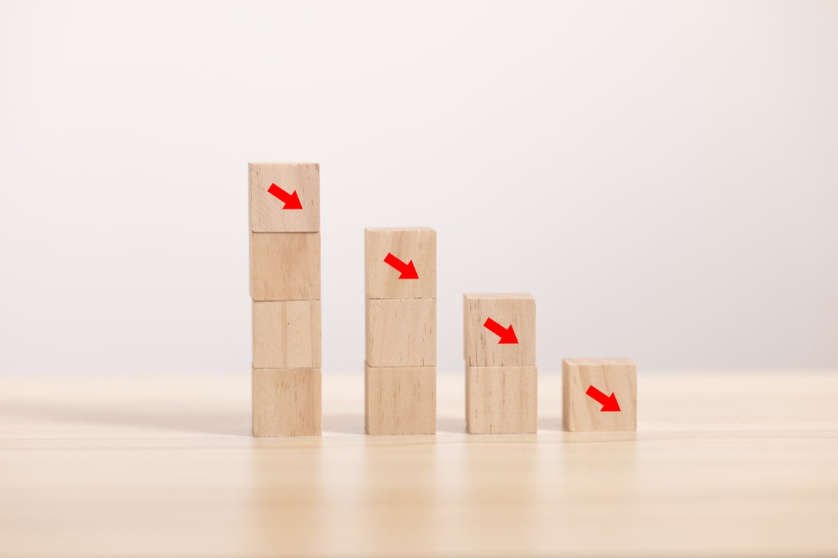 【大暴落…】投資したマンションが価格下落?原因や対策法も解説